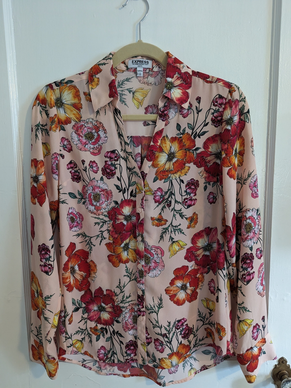 Express Floral Button-Down Blouse in Blush with Red and Yellow Blooms